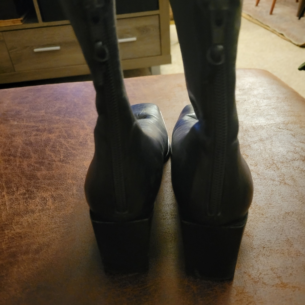 STUART WEITZMAN 90's Vintage Square Toe Black Soft Leather Ankle Boots Sz 8AA - Picture 4 of 9